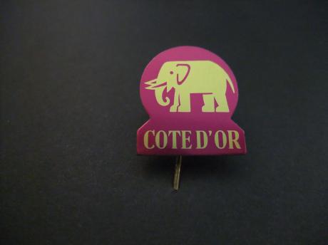 Côte d'Or Belgisch chocolademerk, logo Olifant (staat voor de kracht van het merk ) lila